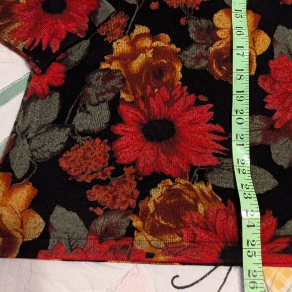 Cathy Daniels Lightweight Sweater Floral on Black - Picture 6 of 9